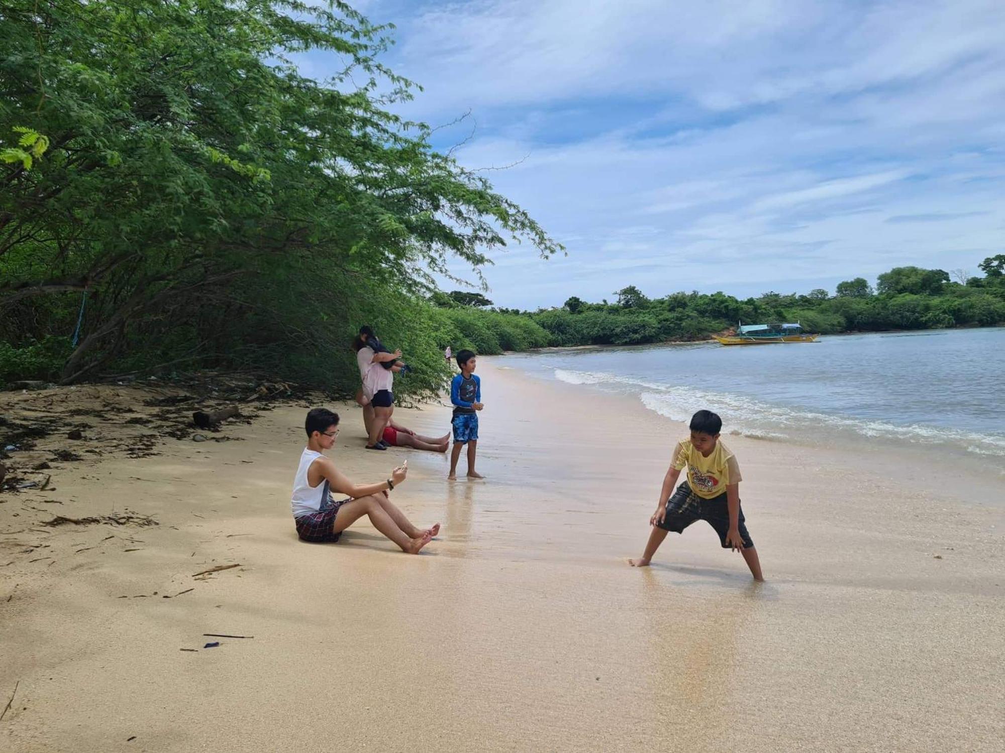 Calatagan'S Bahay Kubo - With Beach Access باتانجاس المظهر الخارجي الصورة